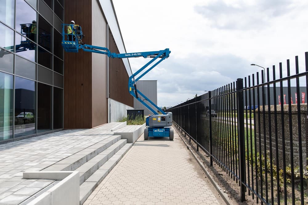 Genie Z-45/25 J Bi-Energy în lucru, imaginea 2