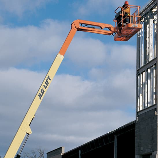 JLG 460SJ în lucru, imaginea 2